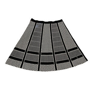 Spense Skirt Womens Sz Medium Black White Patterned Knee Length Flared Fit Skirt